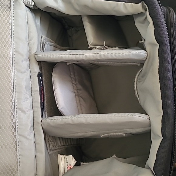 Lowepro Nova 3 AW Camera Bag - Picture 3 of 5